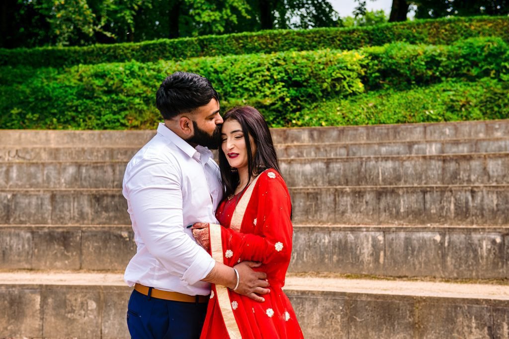 Stunning Engagement Photos in 2025